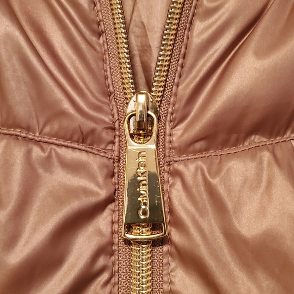 Calvin Klein Women's Mauve Puffer Collared Zip-up Vest Size Large - Picture 7 of 15